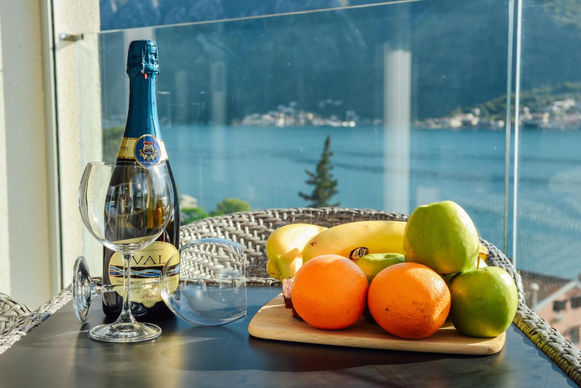 Sea View Apartment For 4 Kotor Ngoại thất bức ảnh