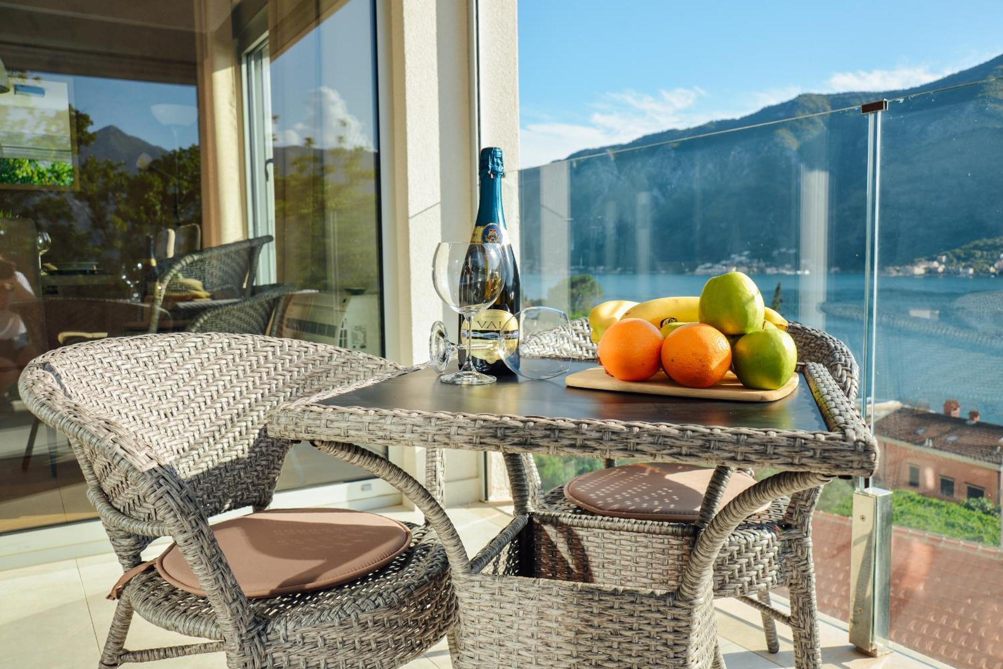 Sea View Apartment For 4 Kotor Ngoại thất bức ảnh